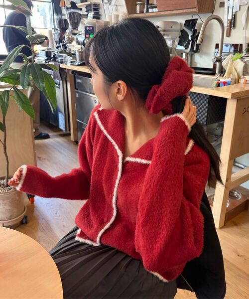 MICANE(ミケーネ)の「グリヘアリーカーディガン-スクランチセットアップ(カーディガン/ボレロ・レディース・レッド/アイボリー・SMALL/MEDIUM/LARGE/X-LARGE)」の4枚目の写真