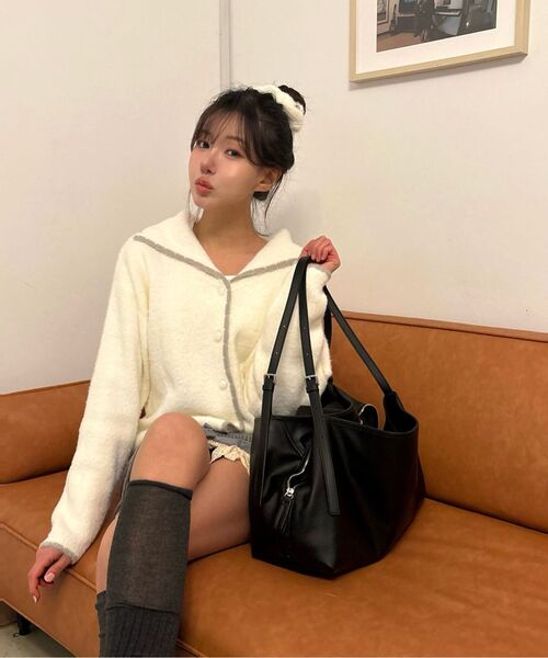 MICANE(ミケーネ)の「グリヘアリーカーディガン-スクランチセットアップ(カーディガン/ボレロ・レディース・レッド/アイボリー・SMALL/MEDIUM/LARGE/X-LARGE)」の5枚目の写真