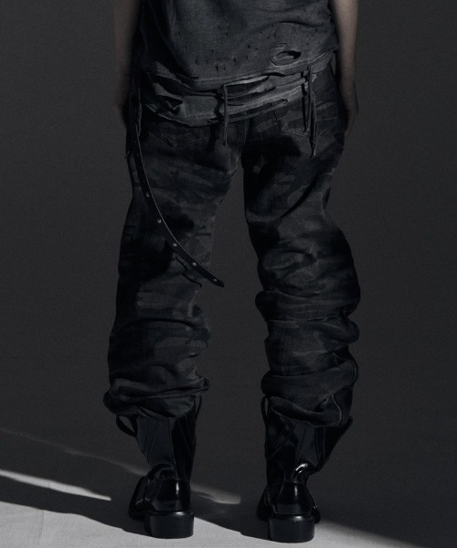 ROSEN KREUZ（ローゼンクロイツ）の「【Rosen Kreuz】ZIP WIDE BAGGY PANTS / 【ローゼンクロイツ】ジップワイドバギーカモフラデニムパンツ（デニムパンツ・メンズ・チャコール・02）」の19枚目の写真