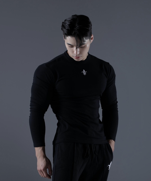 CARMID(カミド)の「ロングスリーブマッスルフィットロゴ長袖Tシャツ(Tシャツ/カットソー・メンズ・その他・1/2)」の1枚目の写真