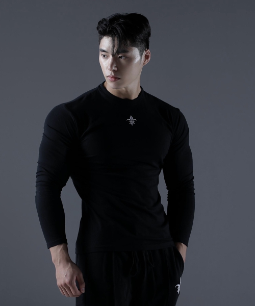 CARMID(カミド)の「ロングスリーブマッスルフィットロゴ長袖Tシャツ(Tシャツ/カットソー・メンズ・その他・1/2)」の3枚目の写真