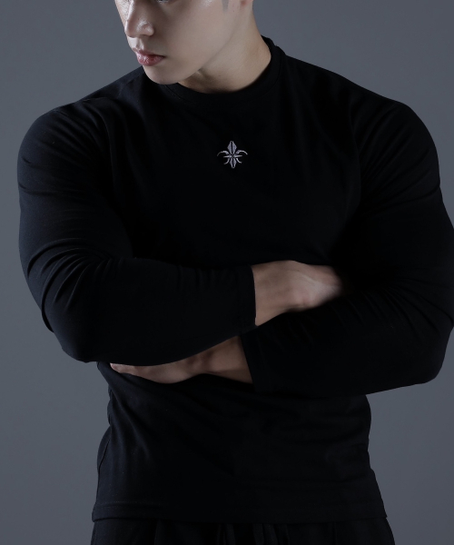 CARMID(カミド)の「ロングスリーブマッスルフィットロゴ長袖Tシャツ(Tシャツ/カットソー・メンズ・その他・1/2)」の4枚目の写真