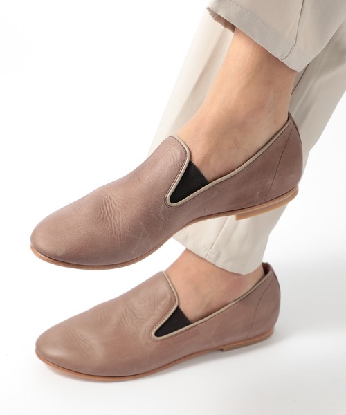 ARCOLLETTA PADRONE(アルコレッタ パドローネ)の「【ARCOLLETTA PADRONE】別注レザースリッポン AP8185-2215-23A(スリッポン・メンズ・ネイビー/キャメル/グレイッシュベージュ/ブラック・41/40/42)」の2枚目の写真