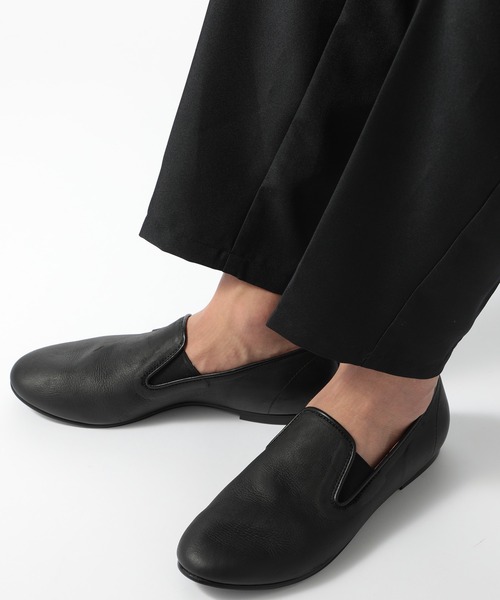 ARCOLLETTA PADRONE(アルコレッタ パドローネ)の「【ARCOLLETTA PADRONE】別注レザースリッポン AP8185-2215-23A(スリッポン・メンズ・ネイビー/キャメル/グレイッシュベージュ/ブラック・41/40/42)」の5枚目の写真