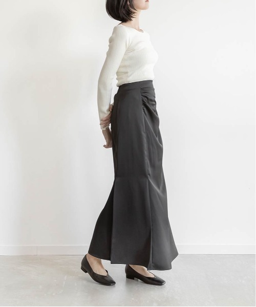 RANDA(ランダ)の「ゴールドパーツVカットフラットパンプス(パンプス・レディース・アイボリー/ベージュ/ブラック・23/24/25/22.5/24.5/23.5/22/25.5)」の20枚目の写真