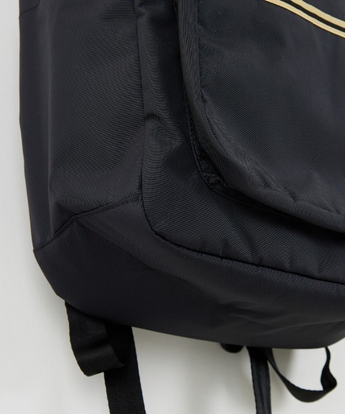 FRED PERRY（フレッドペリー）の「【WEB先行予約】[FRED PERRY/フレッドペリー] ティップ テープ バックパック（WEB限定）（バックパック/リュック・レディース・ブラック・ONE SIZE）」の5枚目の写真