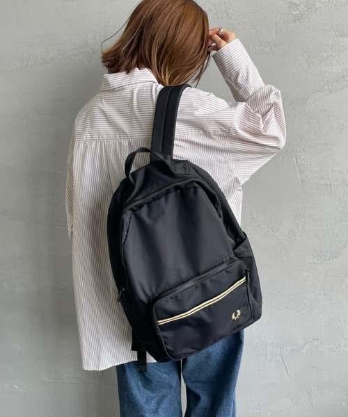 FRED PERRY（フレッドペリー）の「【WEB先行予約】[FRED PERRY/フレッドペリー] ティップ テープ バックパック（WEB限定）（バックパック/リュック・レディース・ブラック・ONE SIZE）」の11枚目の写真