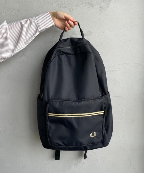 FRED PERRY（フレッドペリー）の「【WEB先行予約】[FRED PERRY/フレッドペリー] ティップ テープ バックパック（WEB限定）（バックパック/リュック・レディース・ブラック・ONE SIZE）」の15枚目の写真