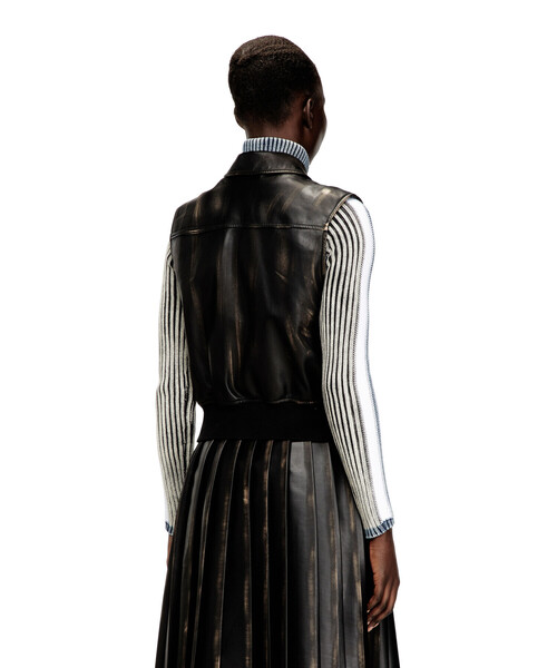 DIESEL(ディーゼル)の「ウィメンズ スリーブレス ジップアップジャケット G-INKO(ブルゾン・レディース・ブラック・44/46/42/40/38)」の4枚目の写真