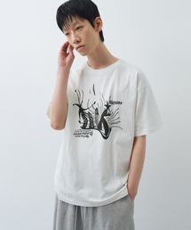 BUスターフィッシュグラフィックTシャツ（ホワイト）