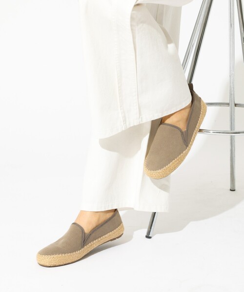 EMU Australia（エミューオーストラリア）の「【EMU / エミュ】エスパドリーユ スリッポン（サンダル・レディース・ブラック/グレイッシュベージュ・25/24/23）」の21枚目の写真