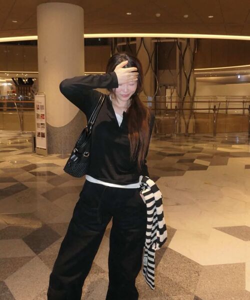 NOIRER FOR WOMAN（ノイアーフォーウーマン）の「レイヤードヘンリーネックTシャツ（ブラックアイボリー）（Tシャツ/カットソー・レディース・その他・FREE）」の8枚目の写真