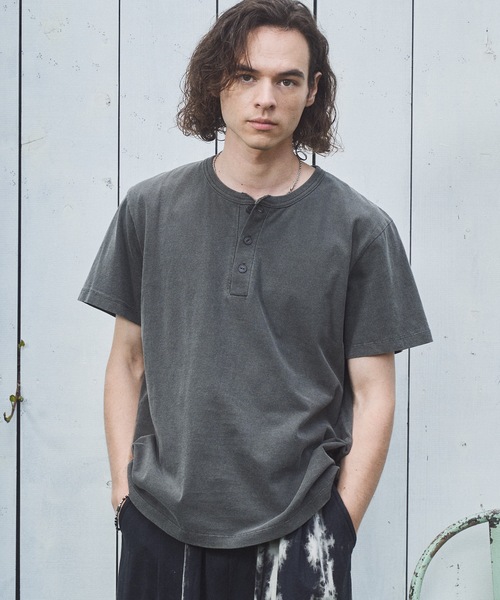 CASPER JOHN(キャスパージョン)の「Compact henry neck T-shirts/コンパクトヘンリーネックTシャツ(Tシャツ/カットソー・メンズ・ブラック/レッド/グレー/ホワイト・MEDIUM/LARGE/SMALL/X-SMALL)」の3枚目の写真