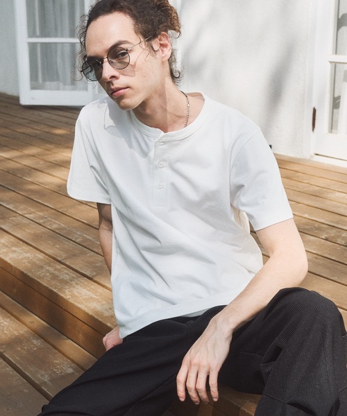 CASPER JOHN(キャスパージョン)の「Compact henry neck T-shirts/コンパクトヘンリーネックTシャツ(Tシャツ/カットソー・メンズ・ブラック/レッド/グレー/ホワイト・MEDIUM/LARGE/SMALL/X-SMALL)」の1枚目の写真