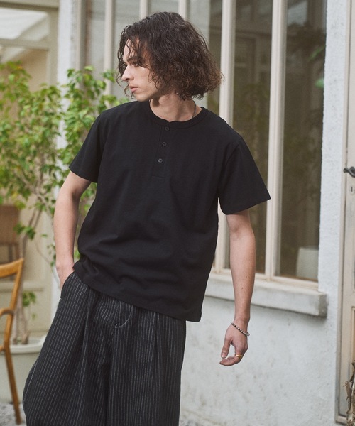 CASPER JOHN(キャスパージョン)の「Compact henry neck T-shirts/コンパクトヘンリーネックTシャツ(Tシャツ/カットソー・メンズ・ブラック/レッド/グレー/ホワイト・MEDIUM/LARGE/SMALL/X-SMALL)」の9枚目の写真