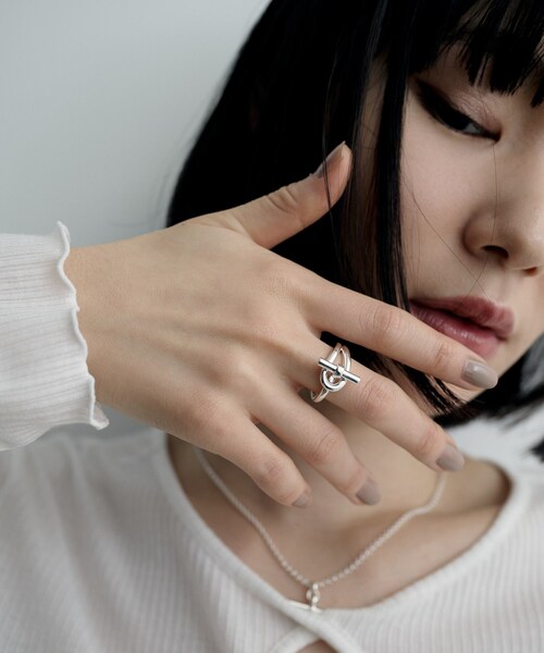 COCOSHNIK ONKITSCH(ココシュニックオンキッチュ)の「シルバー マンテルモチーフリング(リング・レディース・クリア・14/12)」の7枚目の写真