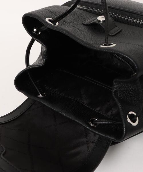 MICHAEL KORS(マイケルコース)の「MERRITT SM CARGO BKPK バックパック(バックパック/リュック・レディース・ブラック・FREE)」の4枚目の写真