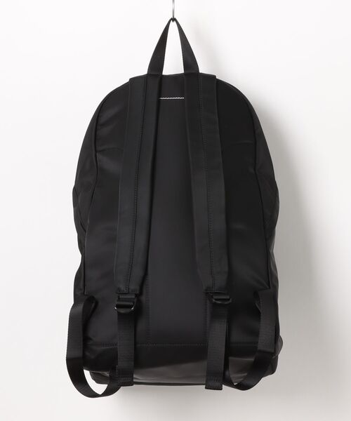 MM6 Maison Margiela（ｴﾑｴﾑｼｯｸｽ ﾒｿﾞﾝ ﾏﾙｼﾞｪﾗ）の「THREE POCKET BACKPACK（バックパック/リュック・メンズ・ブラック・UNI）」の7枚目の写真