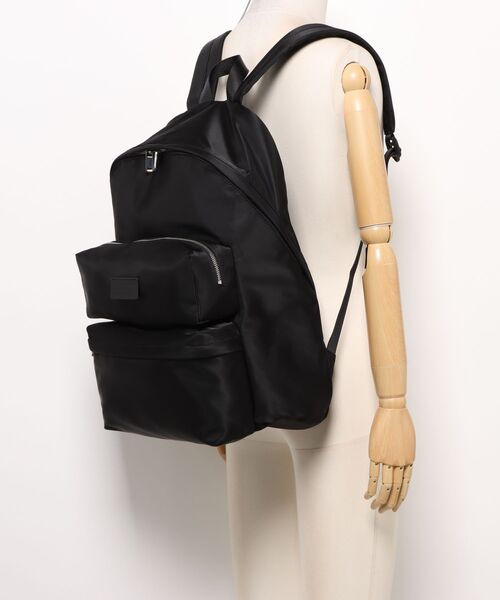 MM6 Maison Margiela（ｴﾑｴﾑｼｯｸｽ ﾒｿﾞﾝ ﾏﾙｼﾞｪﾗ）の「THREE POCKET BACKPACK（バックパック/リュック・メンズ・ブラック・UNI）」の10枚目の写真