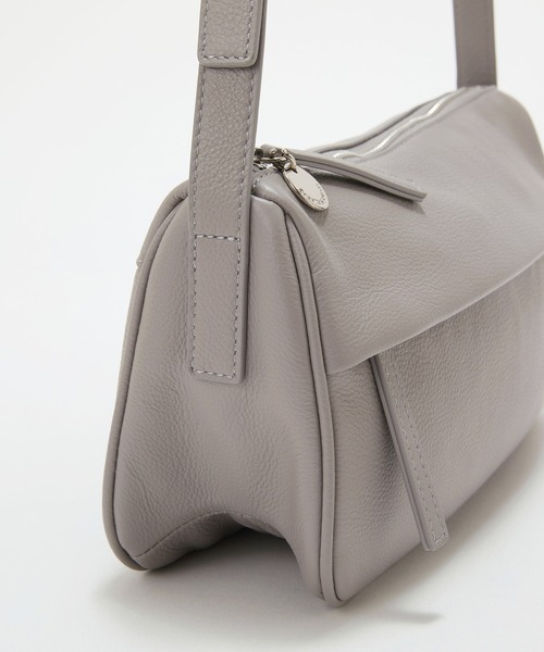 Breath TOPKAPI(ブレストプカピ)の「【Breath TOPKAPI】SUPPLE サプル シボレザー スワローマチ ワイド ショルダーバッグ(ショルダーバッグ・レディース・ブラック/ライトグレー・FREE)」の11枚目の写真