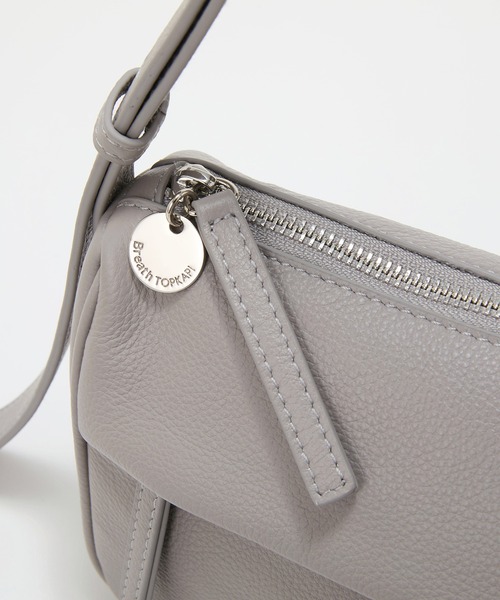 Breath TOPKAPI(ブレストプカピ)の「【Breath TOPKAPI】SUPPLE サプル シボレザー スワローマチ ワイド ショルダーバッグ(ショルダーバッグ・レディース・ブラック/ライトグレー・FREE)」の12枚目の写真