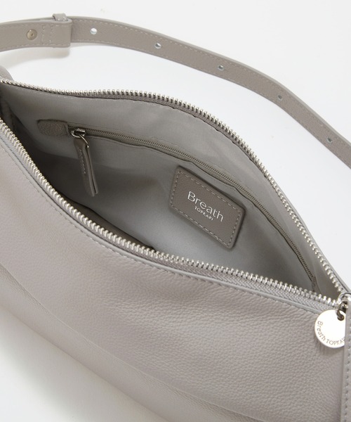 Breath TOPKAPI(ブレストプカピ)の「【Breath TOPKAPI】SUPPLE サプル シボレザー スワローマチ ワイド ショルダーバッグ(ショルダーバッグ・レディース・ブラック/ライトグレー・FREE)」の7枚目の写真