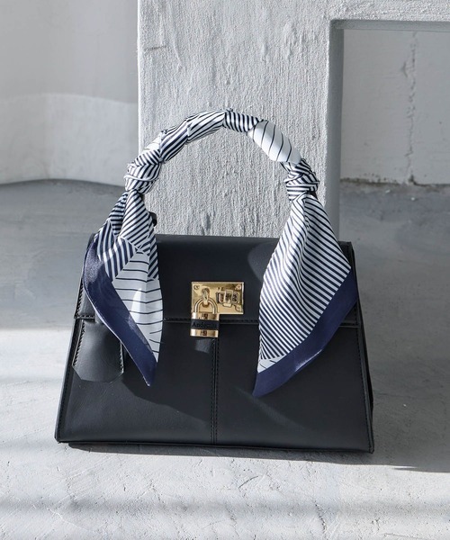 Andemiu(アンデミュウ)の「スカーフハンドルBAG639610(ハンドバッグ・レディース・ブラック/ブラウン・FREE)」の1枚目の写真