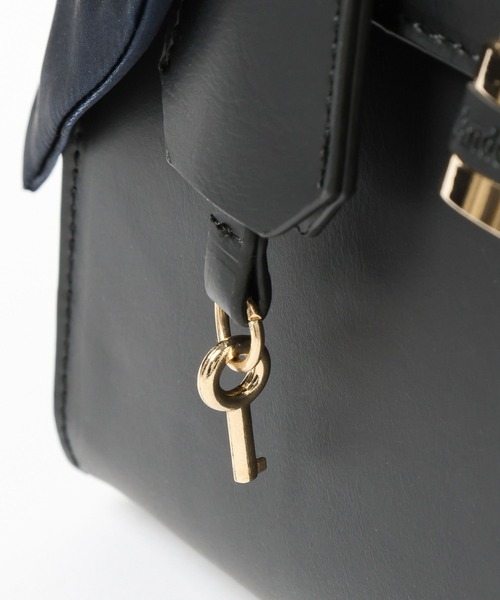 Andemiu(アンデミュウ)の「スカーフハンドルBAG639610(ハンドバッグ・レディース・ブラック/ブラウン・FREE)」の16枚目の写真