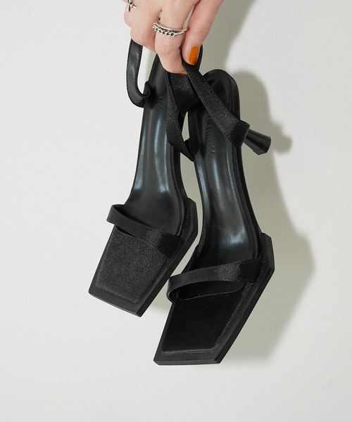 エスカーダ ESCADA ストラップサンダル黒 01_001-750.jpg