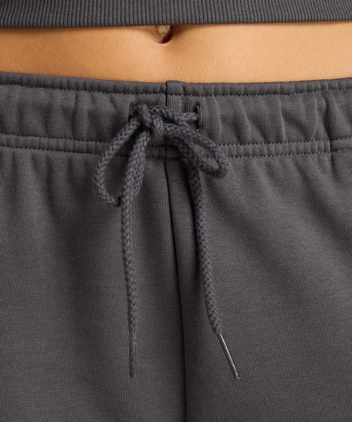 NEW BALANCE(ニューバランス)の「Tracksideフレンチテリーショーツ(その他パンツ・レディース・サンドグレー/スミクロ・X-LARGE/LARGE/MEDIUM/SMALL)」の6枚目の写真