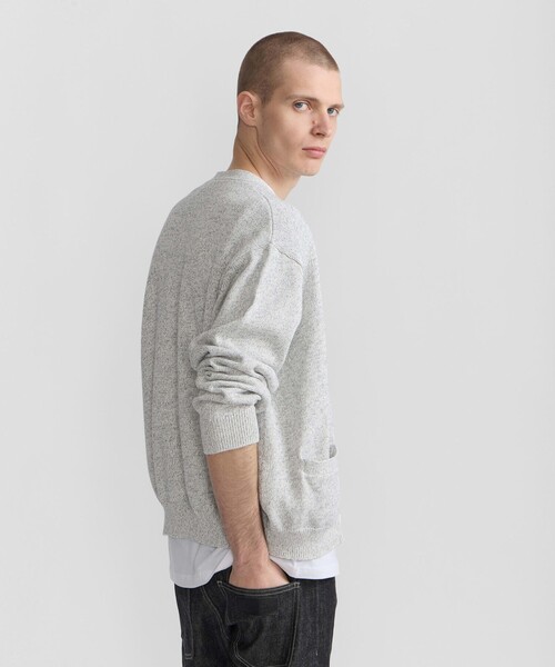 agnes b.（アニエスベー）の「メンズ "b."ロゴ コットン Vネック カーディガン（カーディガン/ボレロ・メンズ・グレー系その他・2/1）」の3枚目の写真