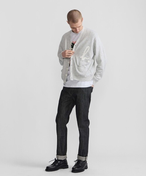 agnes b.（アニエスベー）の「メンズ "b."ロゴ コットン Vネック カーディガン（カーディガン/ボレロ・メンズ・グレー系その他・2/1）」の4枚目の写真