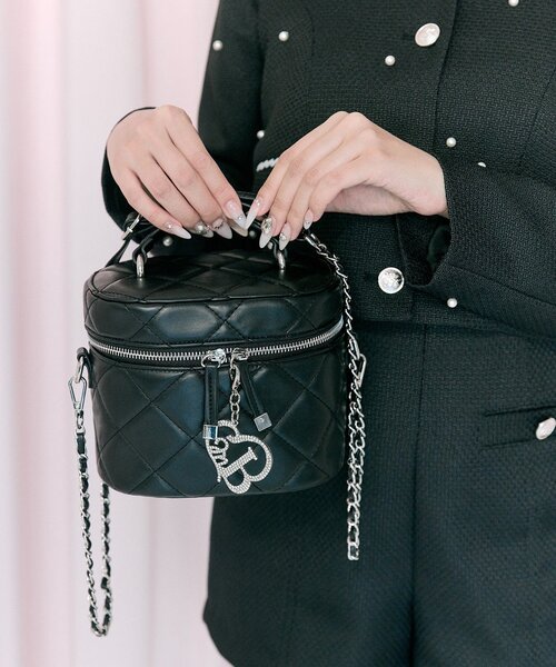 OLIVE des OLIVE（オリーブデオリーブ）の「【Belle Charme】Glitter Logo Quilted Vanity（ショルダーバッグ・レディース・ピンク/アイボリー/ブラック・FREE）」の11枚目の写真