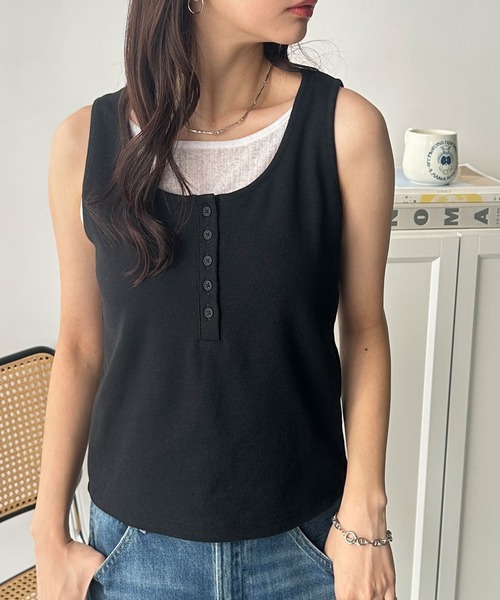 GeeRA（ジーラ）の「ヘンリーネックレイヤード風タンクトップ（タンクトップ・レディース・ブラック/杢グレー/ネイビー・MEDIUM/LARGE/X-LARGE）」の6枚目の写真