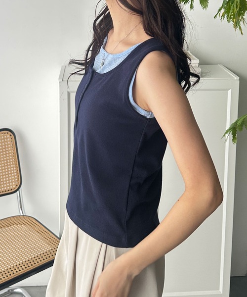 GeeRA（ジーラ）の「ヘンリーネックレイヤード風タンクトップ（タンクトップ・レディース・ブラック/杢グレー/ネイビー・MEDIUM/LARGE/X-LARGE）」の11枚目の写真