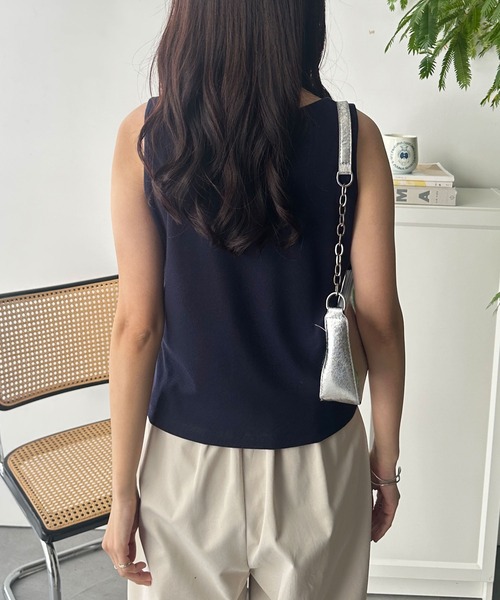 GeeRA（ジーラ）の「ヘンリーネックレイヤード風タンクトップ（タンクトップ・レディース・ブラック/杢グレー/ネイビー・MEDIUM/LARGE/X-LARGE）」の12枚目の写真