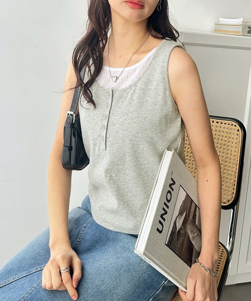 GeeRA(ジーラ)の「ヘンリーネックレイヤード風タンクトップ(タンクトップ・レディース・ブラック/杢グレー/ネイビー・MEDIUM/LARGE/X-LARGE)」の15枚目の写真
