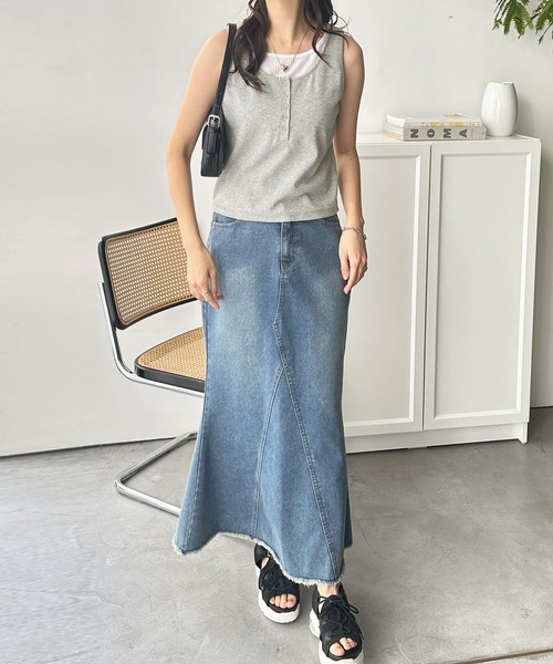 GeeRA(ジーラ)の「ヘンリーネックレイヤード風タンクトップ(タンクトップ・レディース・ブラック/杢グレー/ネイビー・MEDIUM/LARGE/X-LARGE)」の19枚目の写真