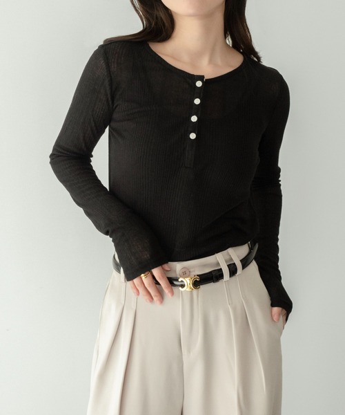 on:nue（オンニュ）の「【on:nue】[キャミ付き/着用動画あり！] シアーリブヘンリーネックカットソー /2026 SS COLLECTION（Tシャツ/カットソー・レディース・ブラック/スカイブルー/イエロー系その他/グレー・FREE）」の2枚目の写真