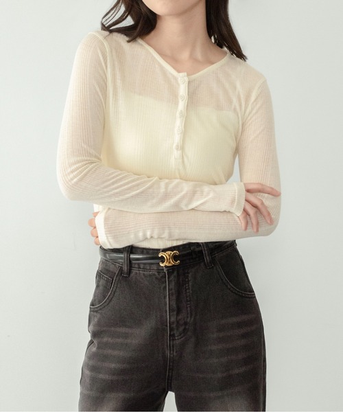 on:nue（オンニュ）の「【on:nue】[キャミ付き/着用動画あり！] シアーリブヘンリーネックカットソー /2026 SS COLLECTION（Tシャツ/カットソー・レディース・ブラック/スカイブルー/イエロー系その他/グレー・FREE）」の5枚目の写真