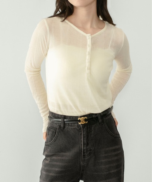 on:nue（オンニュ）の「【on:nue】[キャミ付き/着用動画あり！] シアーリブヘンリーネックカットソー /2026 SS COLLECTION（Tシャツ/カットソー・レディース・ブラック/スカイブルー/イエロー系その他/グレー・FREE）」の6枚目の写真