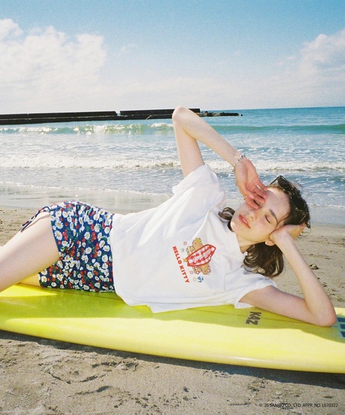 sanrio（サンリオ）の「MILKFED. × HELLO KITTY SUN-KISSED SURF S/S TEE（Tシャツ/カットソー・レディース・ホワイト/ブラック・ONE SIZE）」の7枚目の写真