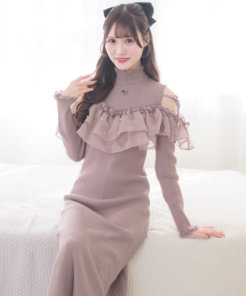 couture BY ROJITA(クチュールバイロジータ)の「シアーフリル肩開きニットワンピース(ワンピース・レディース・ピンク系その他/ブラック/アイボリー・FREE)」の10枚目の写真