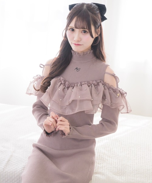 couture BY ROJITA(クチュールバイロジータ)の「シアーフリル肩開きニットワンピース(ワンピース・レディース・ピンク系その他/ブラック/アイボリー・FREE)」の9枚目の写真
