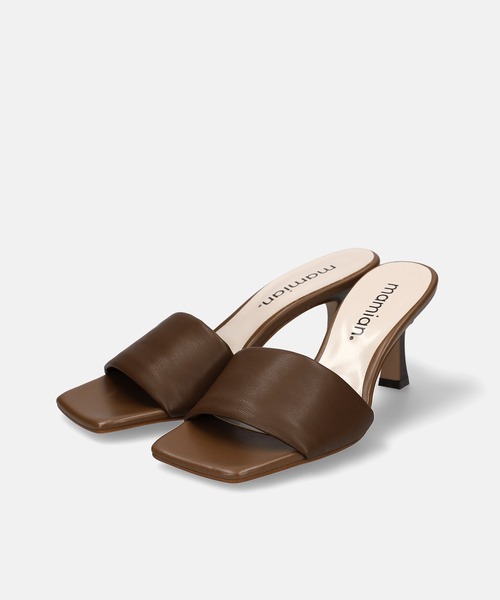 MAMIAN（マミアン）の「ワイドスクエアトゥ パデット ミュールサンダル (7.0cmヒール)（サンダル・レディース・ダークブラウン/ホワイト/ブラック・L/M）」の4枚目の写真