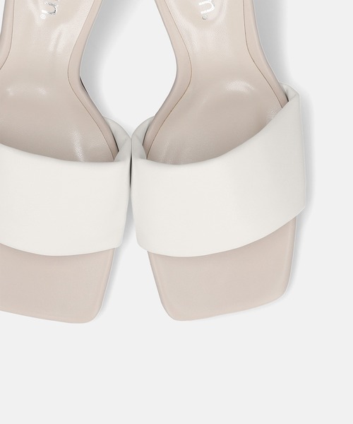 MAMIAN（マミアン）の「ワイドスクエアトゥ パデット ミュールサンダル (7.0cmヒール)（サンダル・レディース・ダークブラウン/ホワイト/ブラック・L/M）」の13枚目の写真