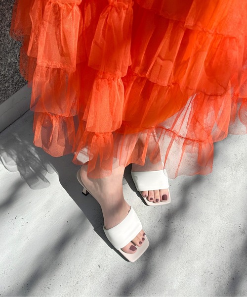 MAMIAN（マミアン）の「ワイドスクエアトゥ パデット ミュールサンダル (7.0cmヒール)（サンダル・レディース・ダークブラウン/ホワイト/ブラック・L/M）」の15枚目の写真