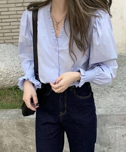 FAVORITO(ファヴォリート)の「Vネックシングルブレストシャツ(シャツ/ブラウス・レディース・ブルー/ホワイト・M/L/XL)」の21枚目の写真