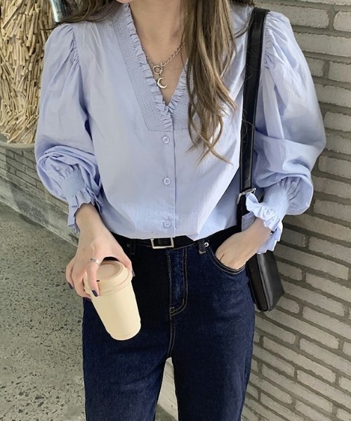 FAVORITO(ファヴォリート)の「Vネックシングルブレストシャツ(シャツ/ブラウス・レディース・ブルー/ホワイト・M/L/XL)」の20枚目の写真