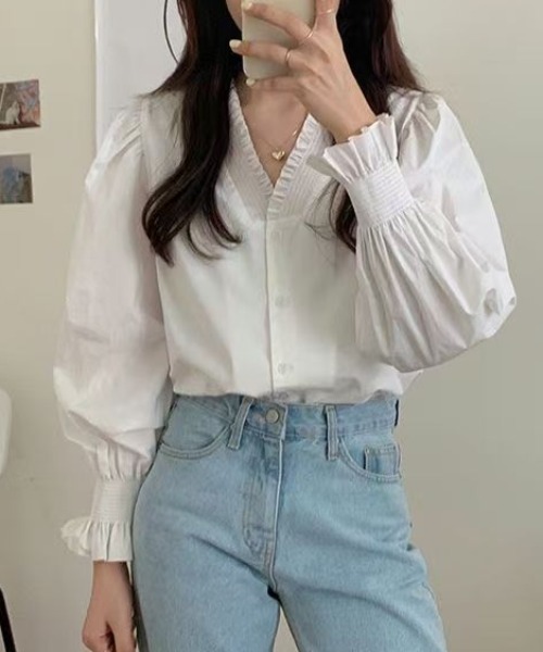 FAVORITO(ファヴォリート)の「Vネックシングルブレストシャツ(シャツ/ブラウス・レディース・ブルー/ホワイト・M/L/XL)」の7枚目の写真